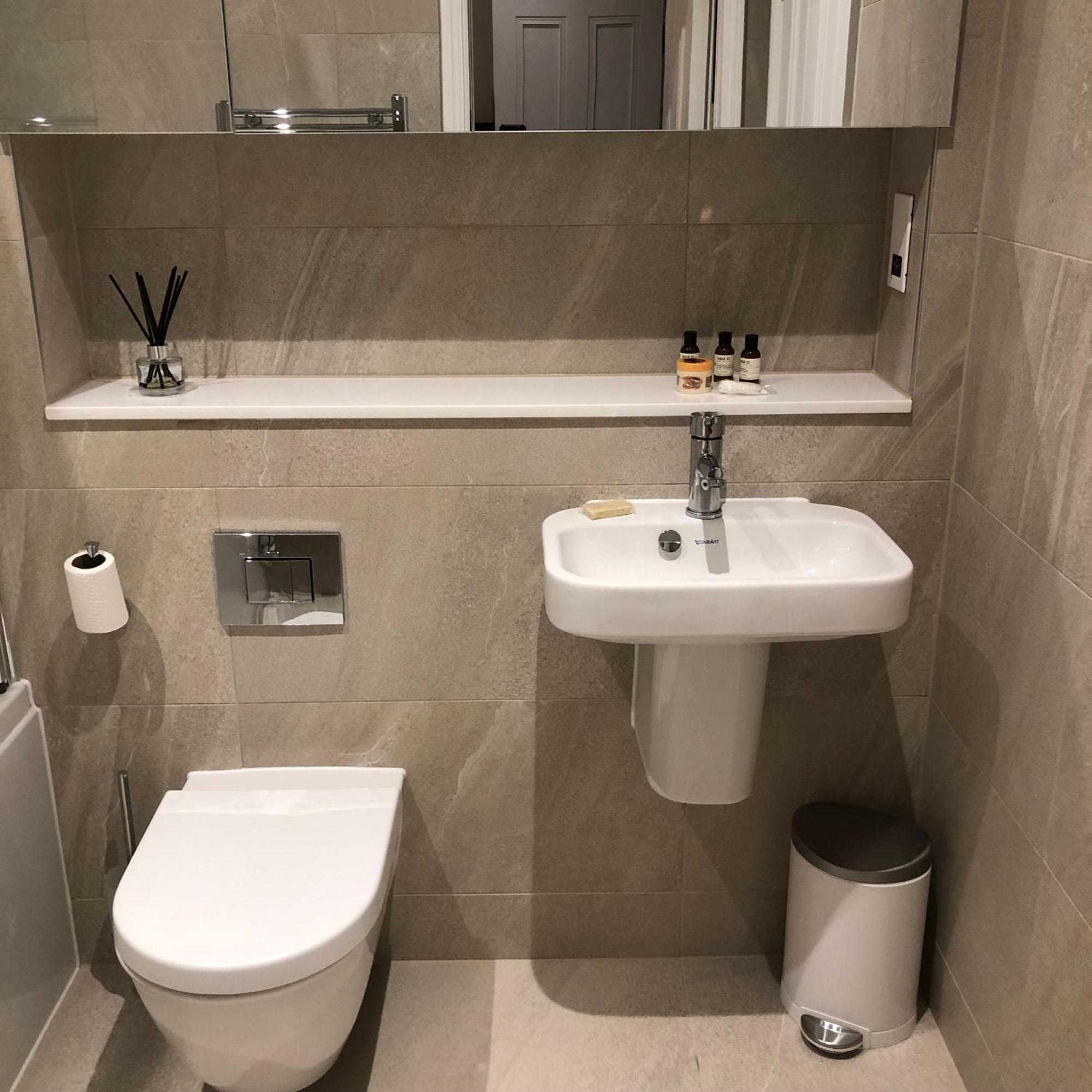 Sw6 Near London! A Double Bed And Private Bath London